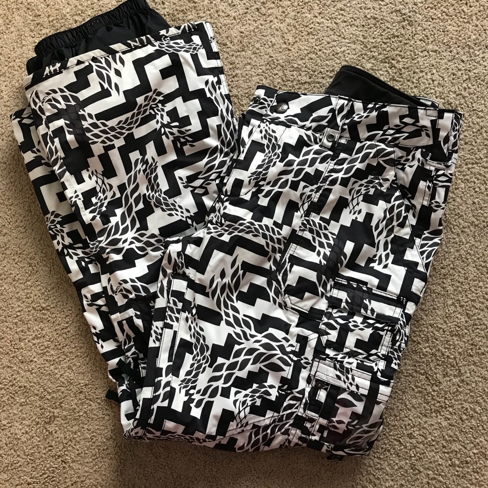 Burton snowboard ski pants size M